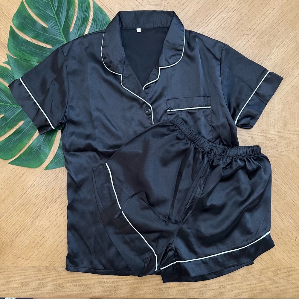 Contrast Piping Black & White Satin Pajama Set | Small - NWOT